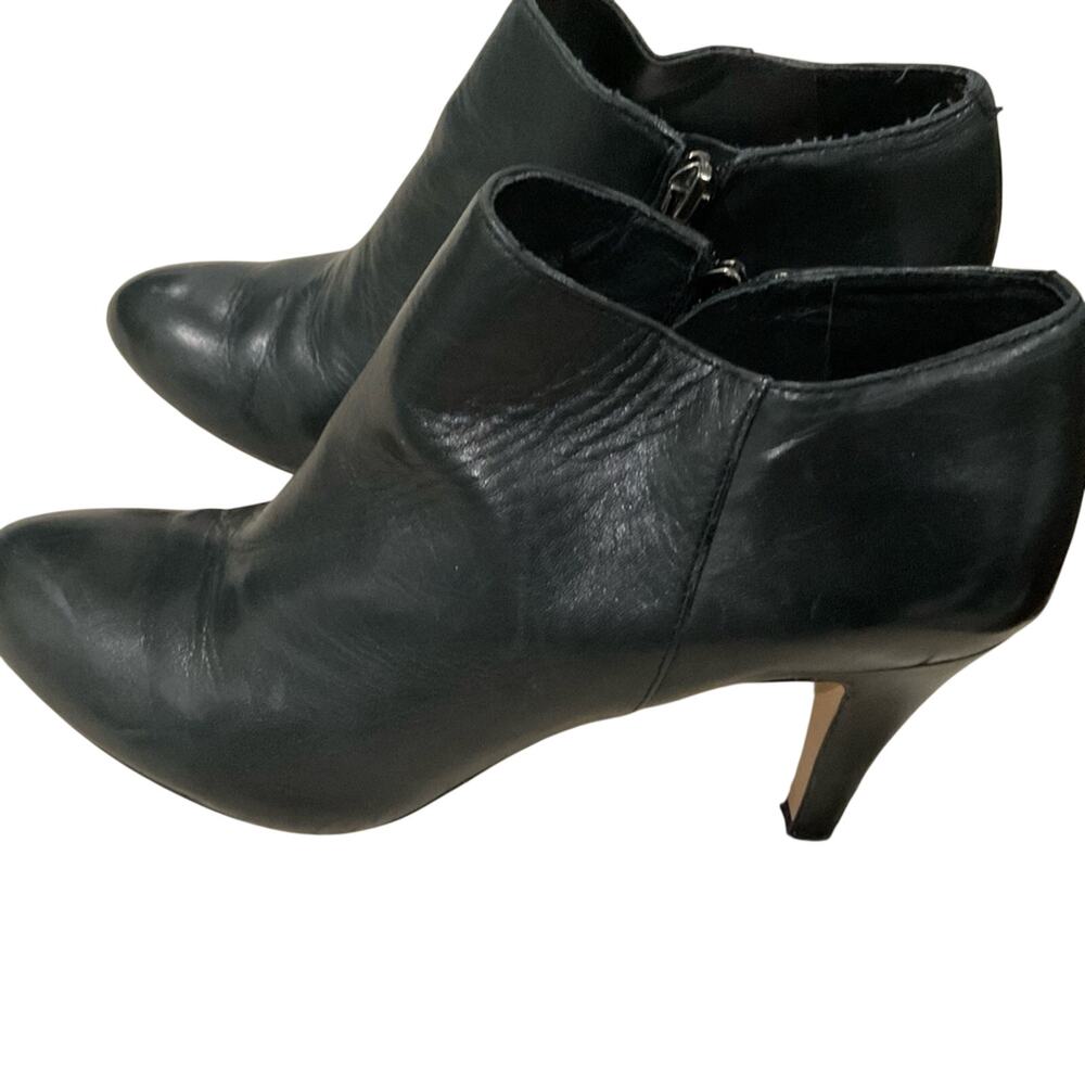 Vince Camuto Black Leather Pointed Toe Ankle Booties size 8